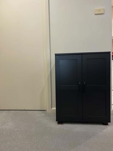 Second-hand Storage Unit - Photo 2)