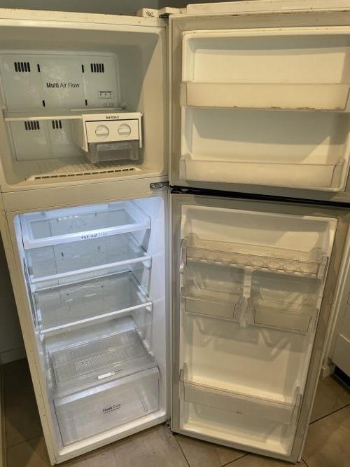 Second-hand LG 279L Top Mount Fridge - Photo 2)
