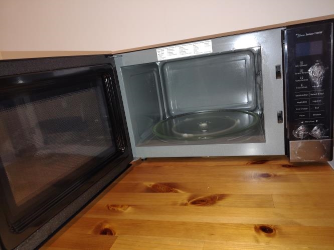 Second-hand Panasonic Microwave - Photo 2)