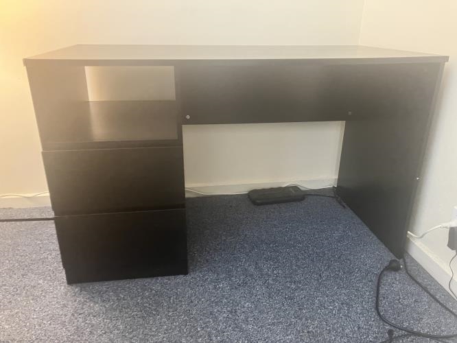 Second-hand Desk - Photo 2)