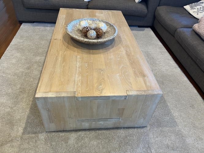 Second-hand Coffee Table - Photo 2)