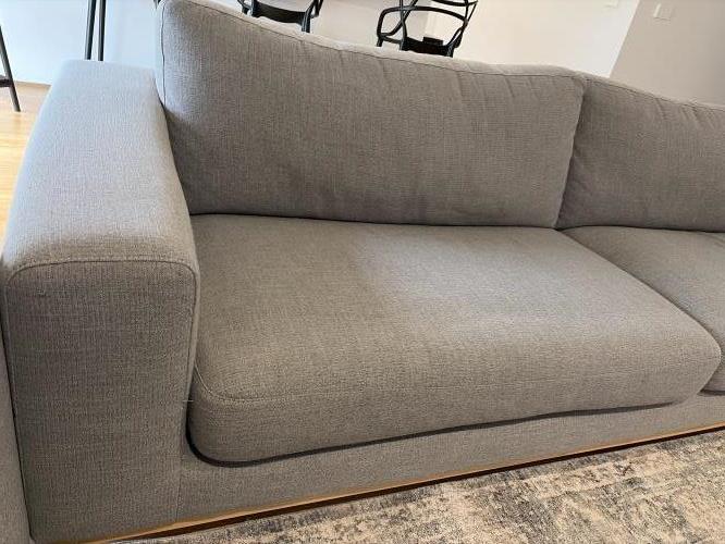 Second-hand Couch - Photo 2)