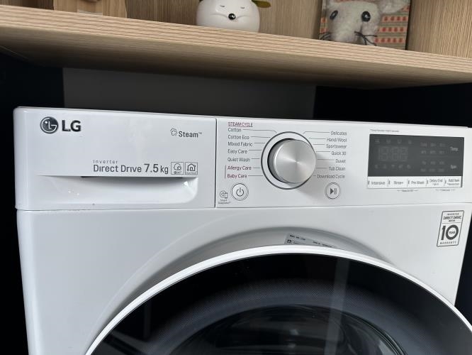 Second-hand LG 7.5kg Front Load Washing Machine - Photo 3)
