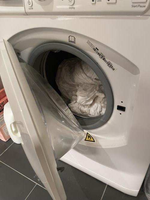 Second-hand Ariston 7.5kg / 4.5kg Washer-Dryer Combo - Photo 3)