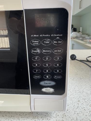 Second-hand Target Microwave Oven - Photo 3)