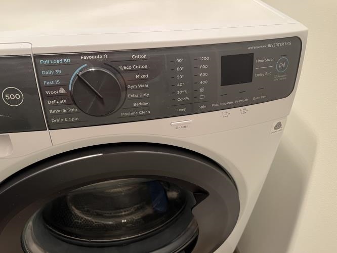 Second-hand Westinghouse 8kg Front Load Washing Machine - Photo 3)