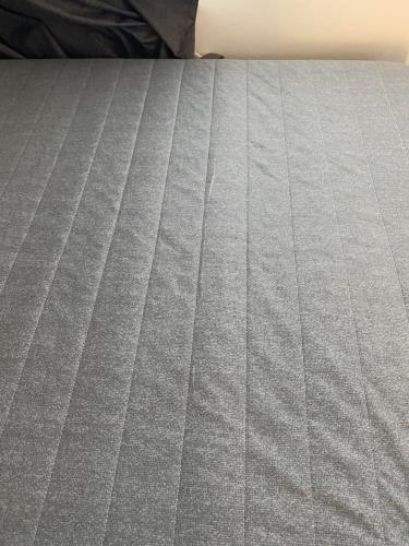 Second-hand Queen Size Mattress - Photo 3)