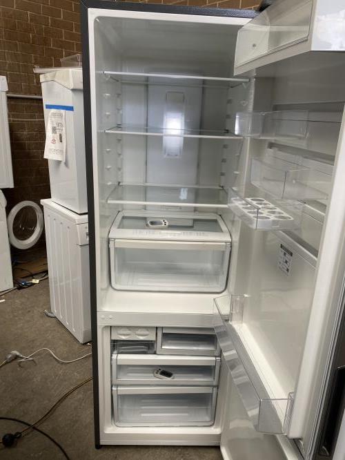 Second-hand Westinghouse 370L Bottom Mount Fridge - Photo 3)