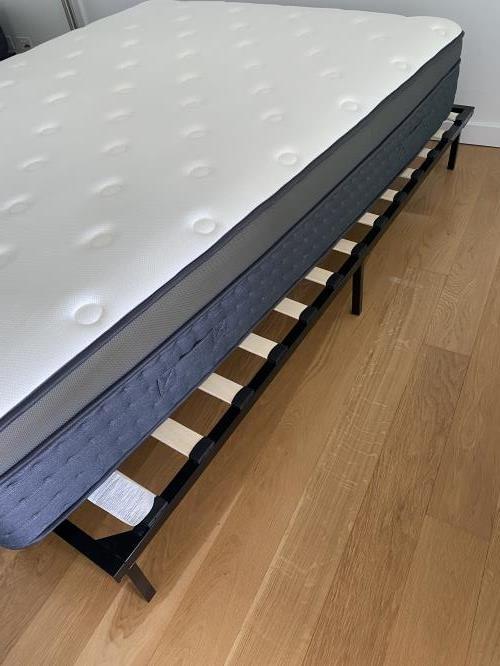 Second-hand Queen Size Bed Frame - Photo 3)