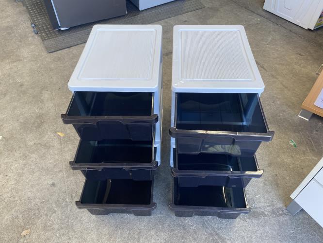 Second-hand Set of 2 Plastic Storage Drawers - Photo 3)