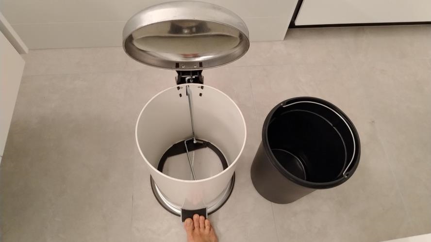 Second-hand IKEA Pedal Bin - Photo 3)
