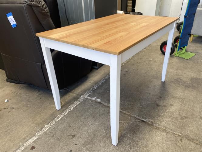Second-hand Dining Table (no chairs) - Photo 3)