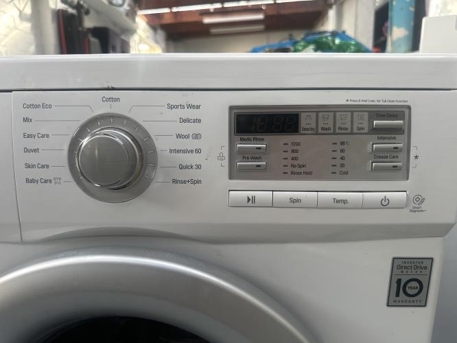 Second-hand LG 7kg Front Load Washing Machine - Photo 3)