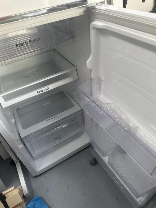 Second-hand Samsung 255L Top Mount Fridge - Photo 3)
