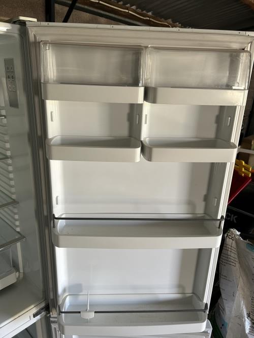 Second-hand Fisher & Paykel 403L Bottom Mount Fridge - Photo 3)