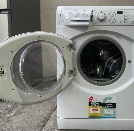 Second-hand Ariston 7kg Front Load Washing Machine - Photo 3)