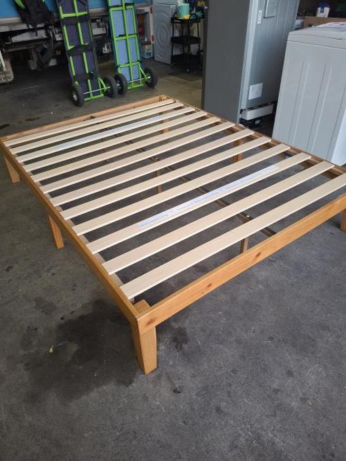 Second-hand Queen Size Bed Frame - Photo 3)