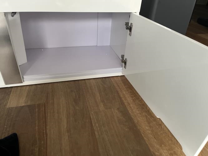 Second-hand Entertainment Unit - Photo 3)