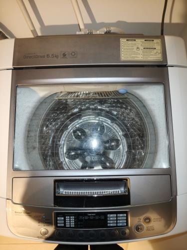 Second-hand LG 6.5kg Top Load Washing Machine - Photo 3)