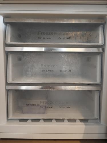 Second-hand Chiq 432L Bottom Mount Fridge - Photo 3)