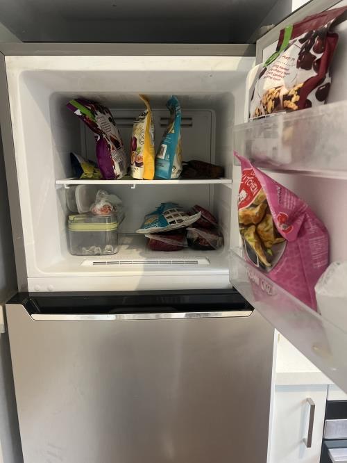 Second-hand Hisense 350L Top Mount Fridge - Photo 3)