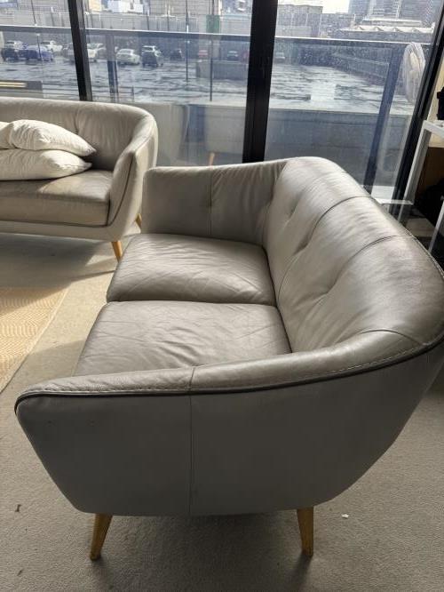 Second-hand Sofa - Photo 3)