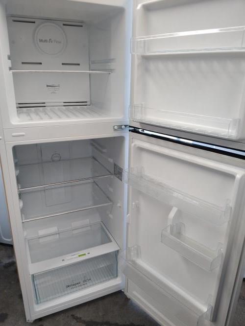 Second-hand Chiq 202L Top Mount Fridge - Photo 3)