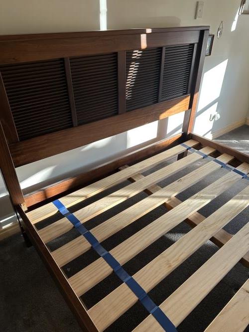Second-hand Queen Size Bed Frame - Photo 3)