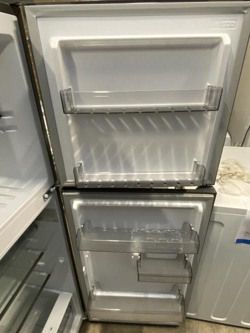 Second-hand Chiq 202L Top Mount Fridge - Photo 3)