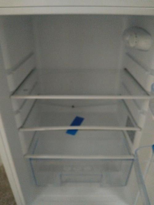 Second-hand Chiq 118L Top Mount Fridge - Photo 3)