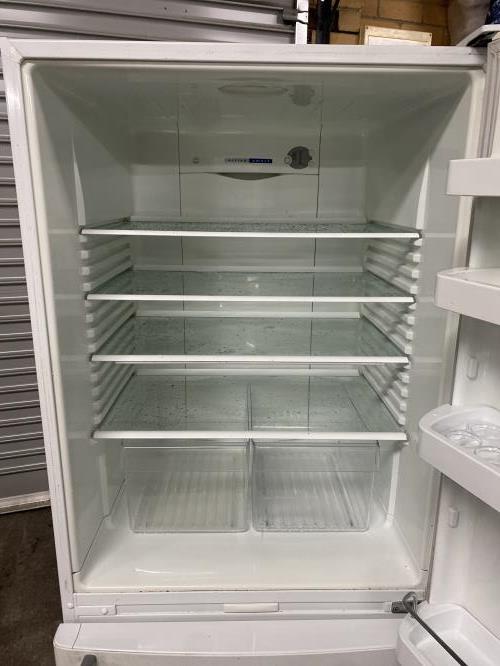 Second-hand Fisher & Paykel 404L Bottom Mount Fridge - Photo 3)