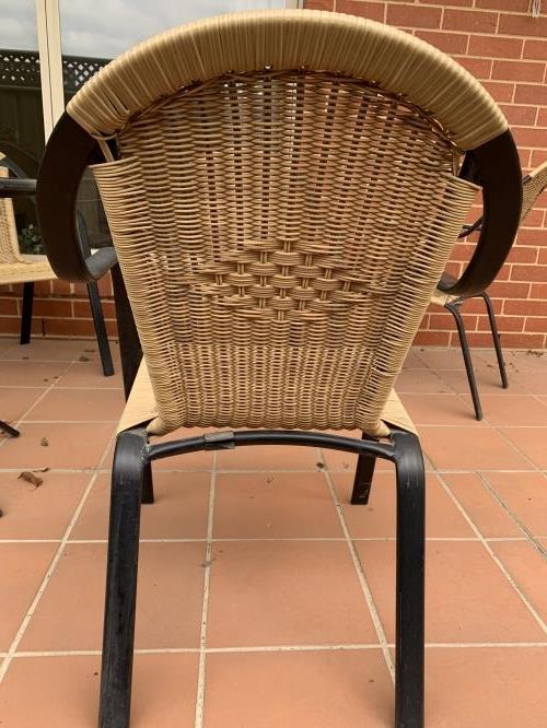 Second-hand Outdoor Table with 4 Chairs - Photo 3)