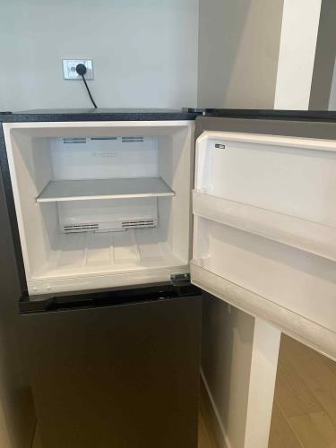 Second-hand Solt 203L Top Mount Fridge - Photo 3)
