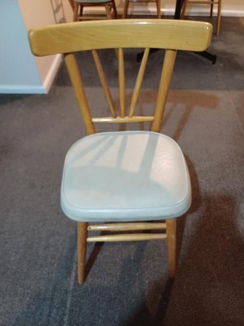 Second-hand Dining Table with 4 Chairs - Photo 3)