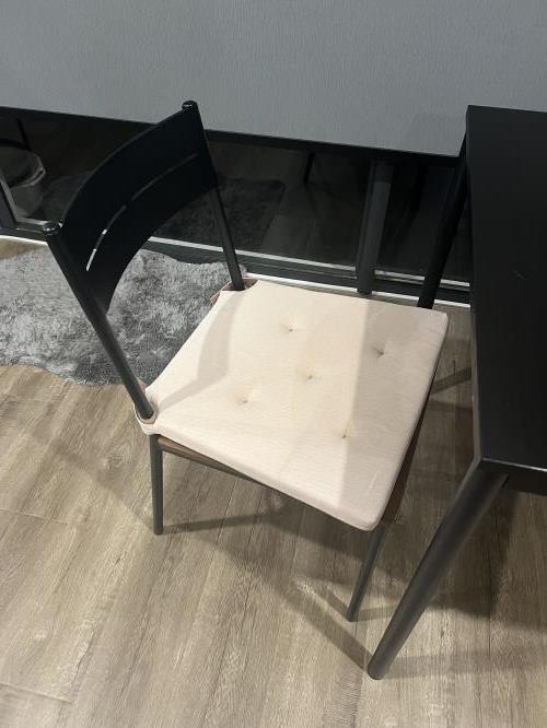 Second-hand IKEA Dining Table with 2 Chairs - Photo 3)