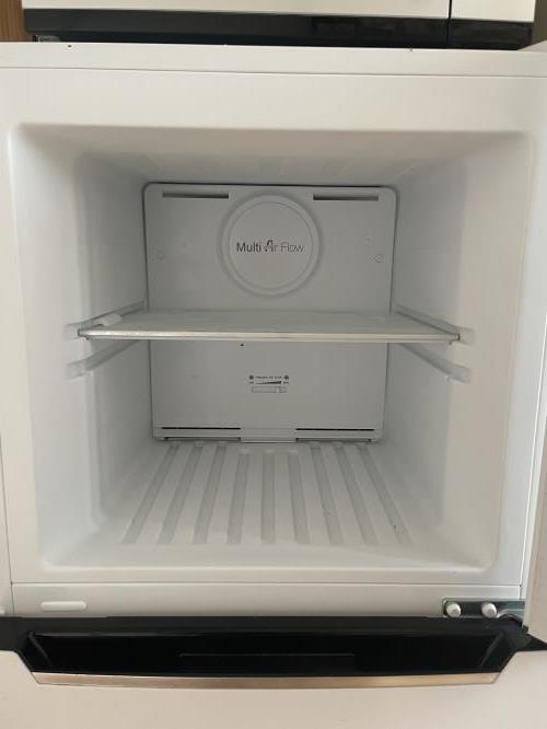 Second-hand Chiq 216L Top Mount Fridge - Photo 3)