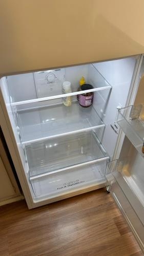 Second-hand Hisense 205L Top Mount Fridge - Photo 3)