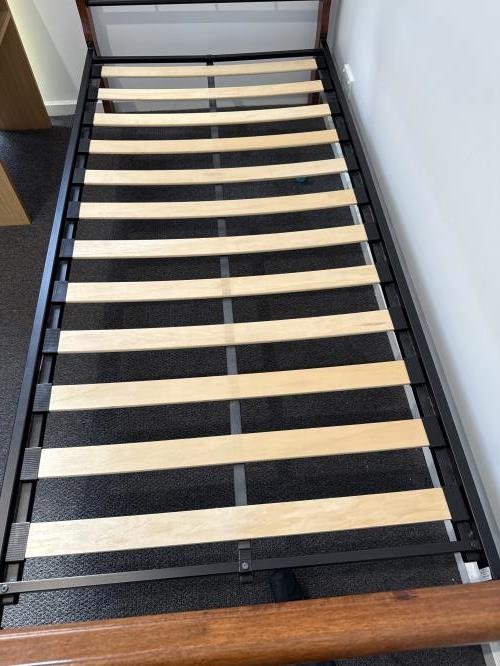Second-hand Single Bed Frame - Photo 3)