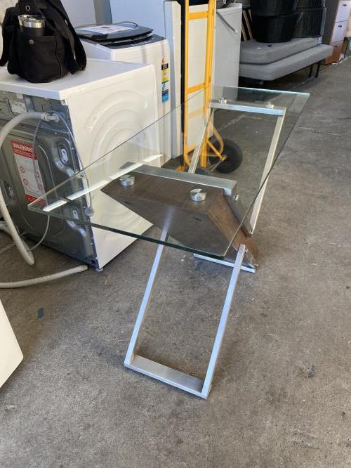 Second-hand Stylish Hall Table - Photo 3)
