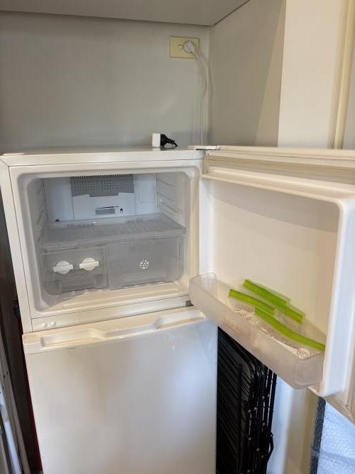 Second-hand Westinghouse 230L Top Mount Fridge - Photo 3)