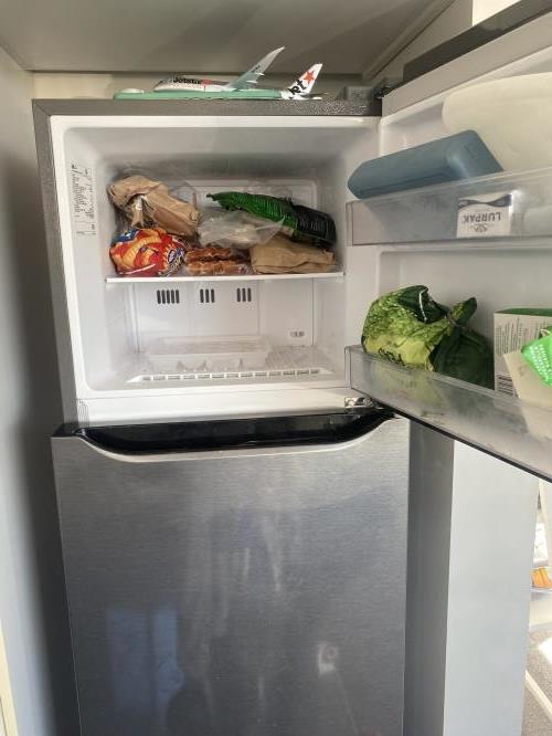 Second-hand LG 279L Top Mount Fridge - Photo 3)