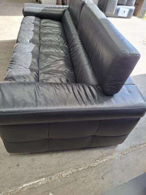 Second-hand Three Seater Sofa - Photo 3)