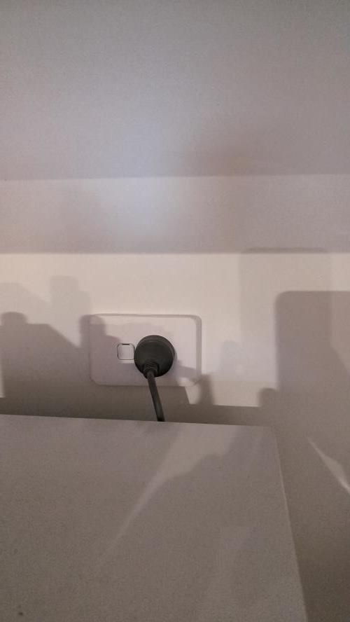 Second-hand Chiq 202L Top Mount Fridge - Photo 3)