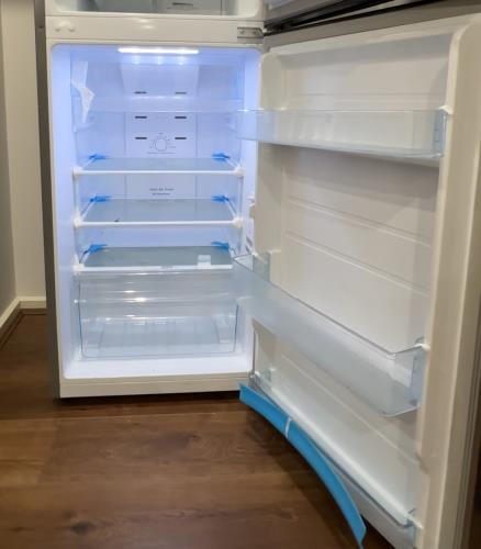Second-hand Hisense 230L Top Mount Fridge - Photo 3)