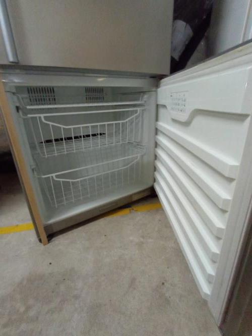 Second-hand Fisher & Paykel 442L Bottom Mount Fridge - Photo 3)