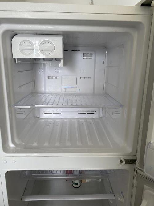 Second-hand Westinghouse 231L Top Mount Fridge - Photo 3)