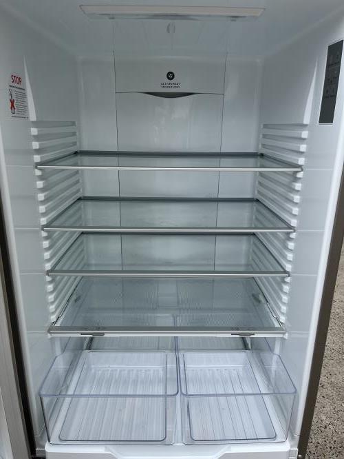 Second-hand Fisher & Paykel 442L Bottom Mount Fridge - Photo 3)