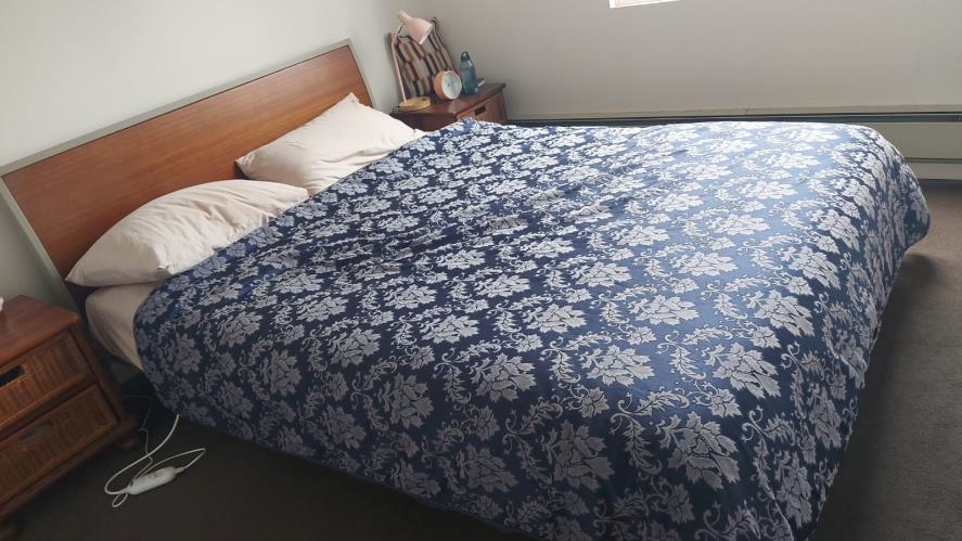 Second-hand Queen Size Bed Frame - Photo 3)