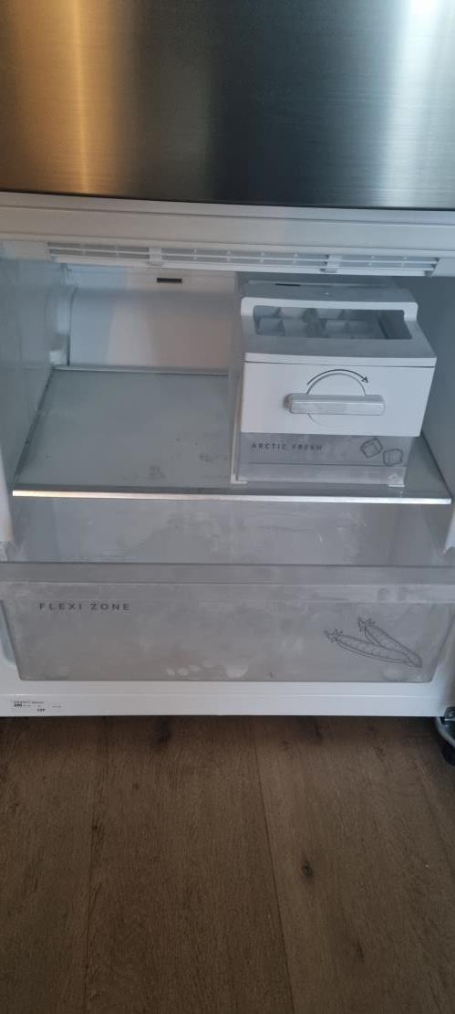 Second-hand Whirlpool 290L Bottom Mount Fridge - Photo 3)