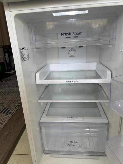 Second-hand Samsung 255L Top Mount Fridge - Photo 3)